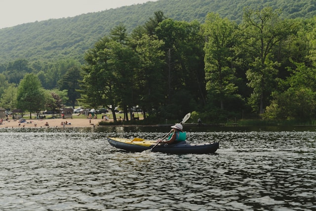 Activités nautiques incontournables sur les lacs de Bourgogne