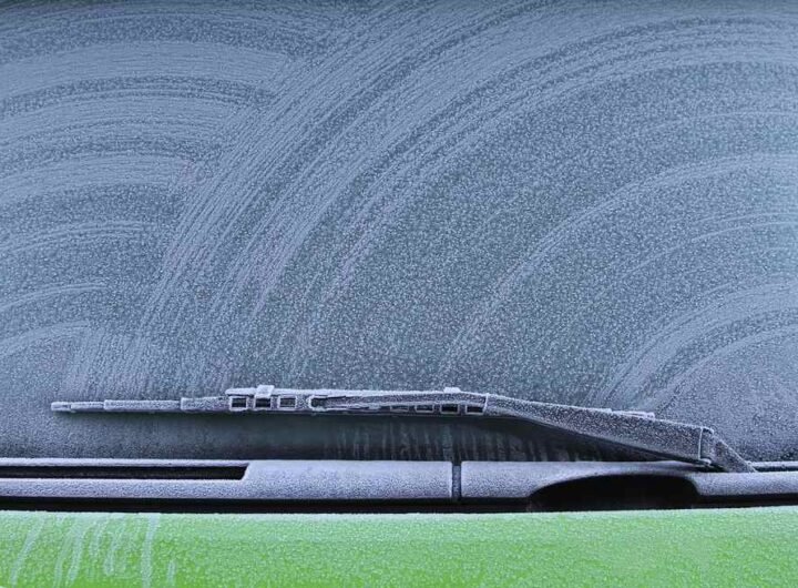 Pare-brise d'un VTC : ce que la garantie bris de glace oublie de couvrir