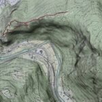 Carte topographique montrant des contours de terrain, un cours d'eau et des sentiers de randonnée